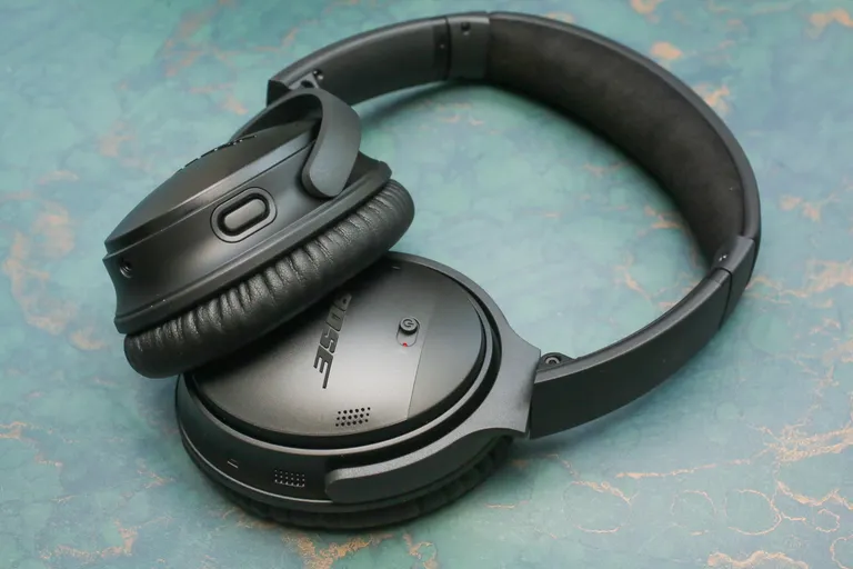 Bose QuietComfort 35 headsets